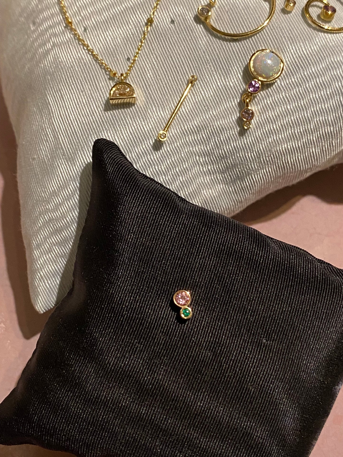 PASTEL STUD