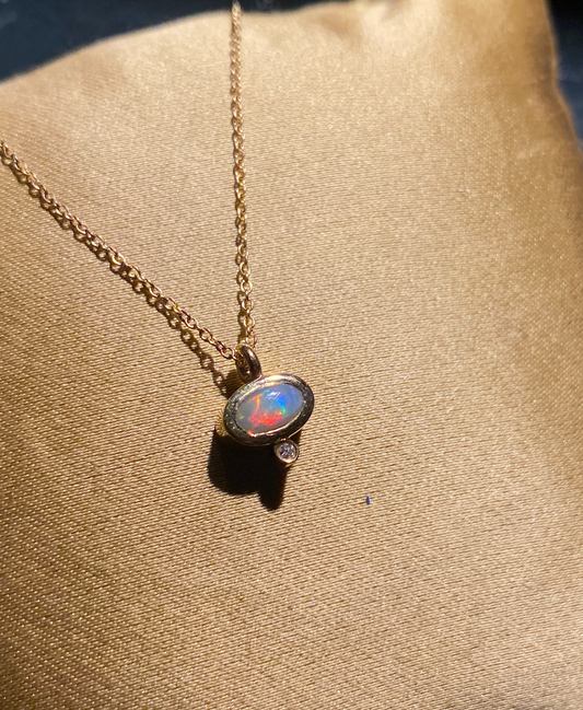 MINI OPAL NECKLACE.